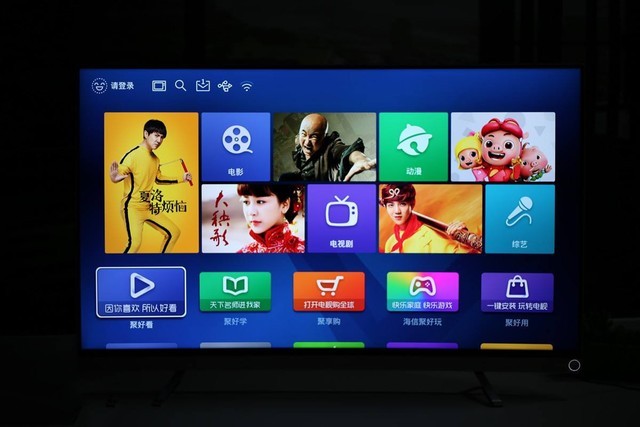 “傳統(tǒng)廠商”也紛紛搭載了智能系統(tǒng)與網(wǎng)絡(luò)片源(圖為海信電視VIDAA系統(tǒng))